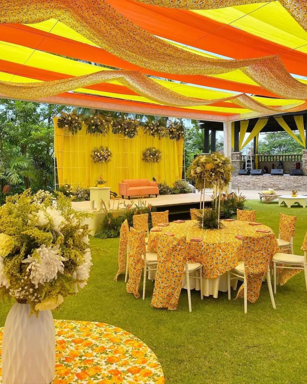 Outdoor floral theme setup